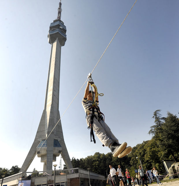 Авалски торањ добио декоративно осветљење