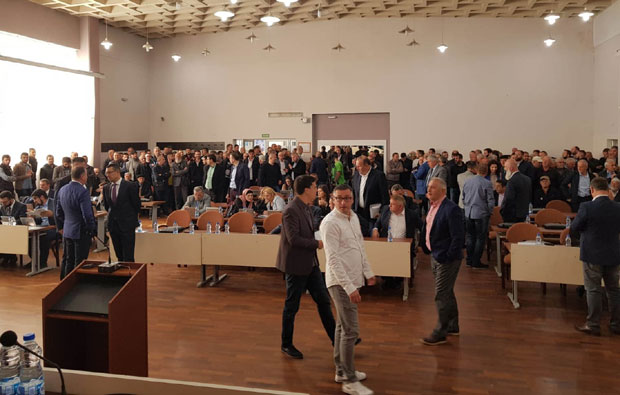 ПЉУШТЕ ОПТУЖБЕ У НОВОМ ПАЗАРУ: Бура због асфалта или избора за БНВ