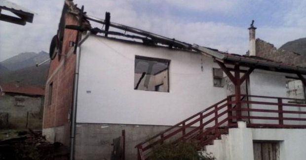 Запаљена српска кућа у селу код Пећи