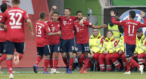 БУНДЕСЛИГА: Бајерн коначно тријумфовао, Дортмунд избио на прво место табеле после победе над Штутгартом
