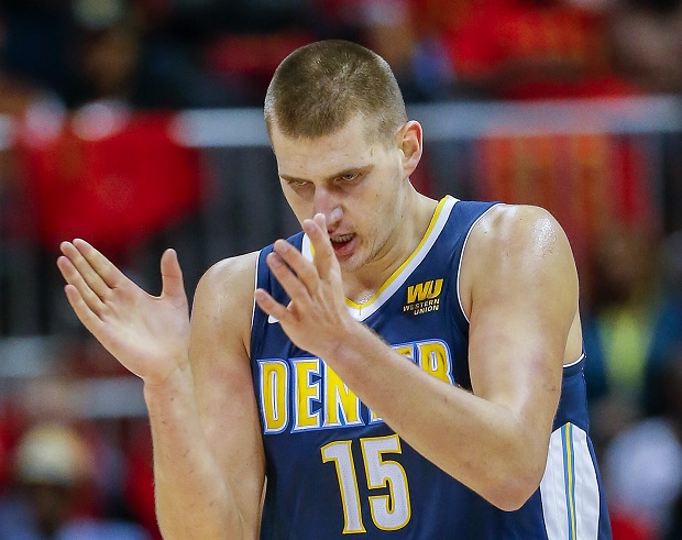 ЧУДЕСНИ ЈОКИЋ: Центар Денвера у победи над Финиксом поновио достигнуће Чемберлена старо 51 годину