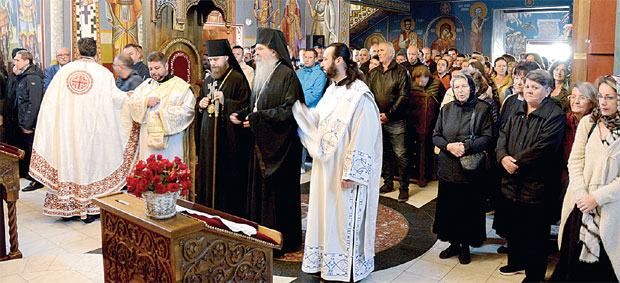 ДАР ИЗ УКРАЈИНЕ КАО - БЛАГОСЛОВ: Нова светиња у Храму посвећеном Светом Димитрију у северној Косовској Митровици