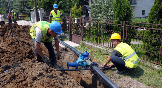 Мењају цеви и у центру Сопота