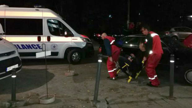 СЕРГЕЈУ ТРИФУНОВИЋУ ПОЗЛИЛО У ТОКУ ПРЕДСТАВЕ: Глумац на носилима изнесен из позоришта?