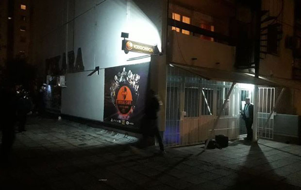 ВАТРЕНИ ОБРАЧУН У НОВОМ БЕОГРАДУ: Мушкарац рањен у пуцњави у близини играонице (ФОТО)