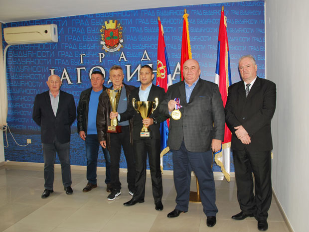 Златни кик боксер Александар Коновалов