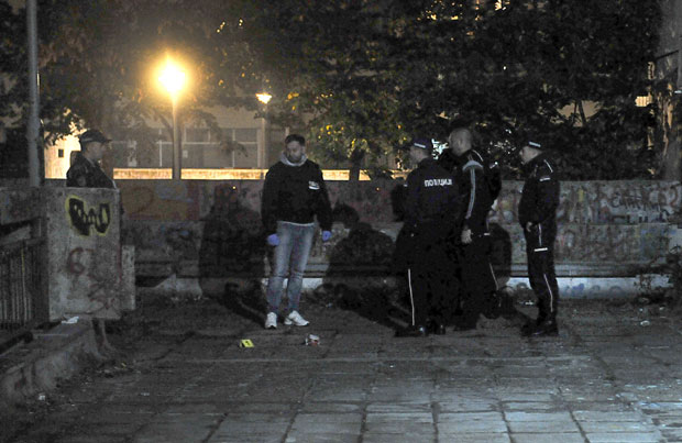 РАЊАВАЊЕ У НЕХРУОВОЈ: Метак у бутину као опомена