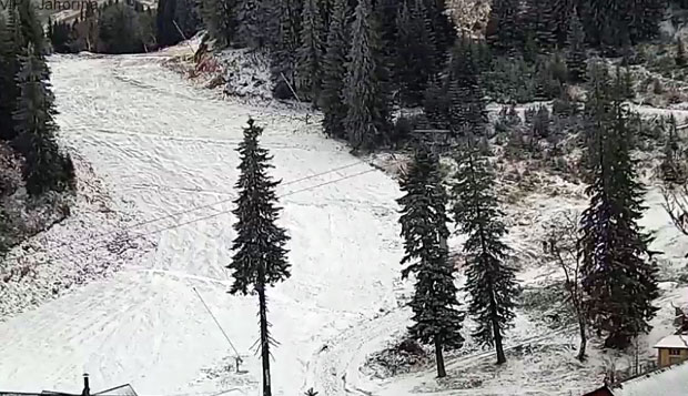 НЕВРЕМЕ У БиХ: На Влашићу, Јахорини и Бјелашници пао снег