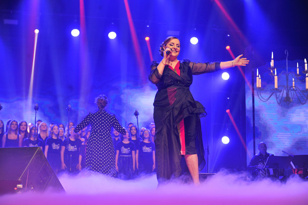 АНА БЕКУТА У САВА ЦЕНТРУ: Фолк журка за памћење 