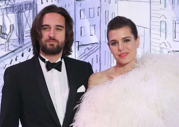 ПОРОДИЛА СЕ УНУКА ГРЕЈС КЕЛИ: Шарлота и Димитри добили сина