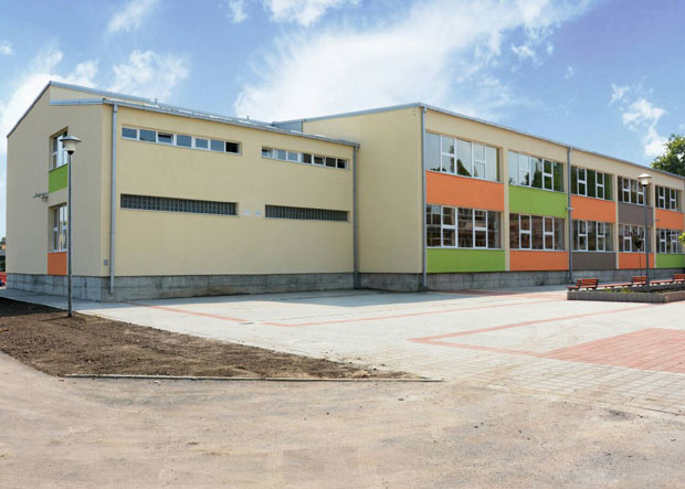 Траже се понуде за реконструкцију 33 школе