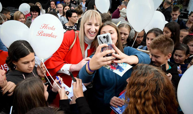 БРАНКИЦА ИСПУНИЛА ОБЕЋАЊЕ: Брчаци приредили дочек својој златној одбојкашкој принцези са СП у Јапану