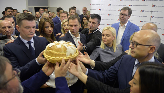 Вучић: Српске жртве потцењују, а своје величају