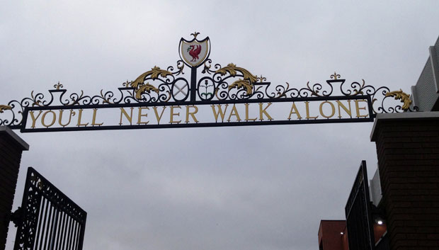 НОВОСТИ НА УЛИЦАМА ОКО ЕНФИЛДА И У МУЗЕЈУ ГДЕ ПАМТЕ СРПСКИ ФУДБАЛ: “Ред Стар” пиво нећеш пити сам!