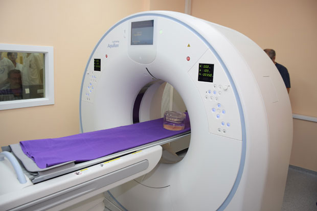 ОД ГЛАВЧИЋА И УЛТРАЗВУК: Канађанин српског порекла поклонио 70.000 евра болници у Краљеву