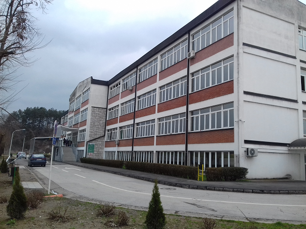 УЖАС У ЛОЗНИЦИ: После свађе са супругом, пуцао себи у стомак
