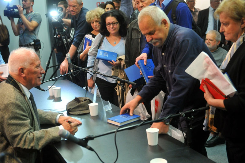 Матија као хит писац