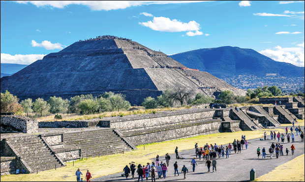 НОВО ОТКРИЋЕ: Понађен тунел испод Месечеве пирамиде у Мексику