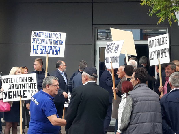 Говедарица одлаже савез са СНСД