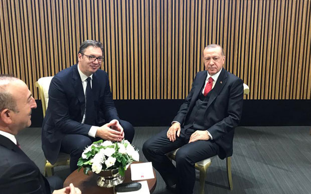 СУСРЕТ ПРЕДСЕДНИКА СРБИЈЕ И ТУРСКЕ: Ердоган тражио да говоре насамо; Било речи и о националном стадиону