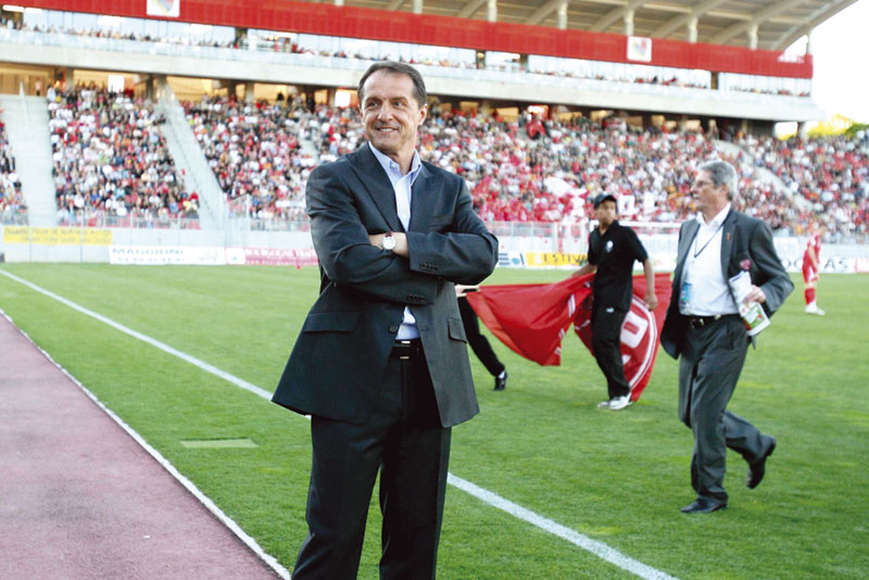 ВЕРОВАЛИ ИЛИ НЕ: Хаџибегић седа на клупу Звезде!