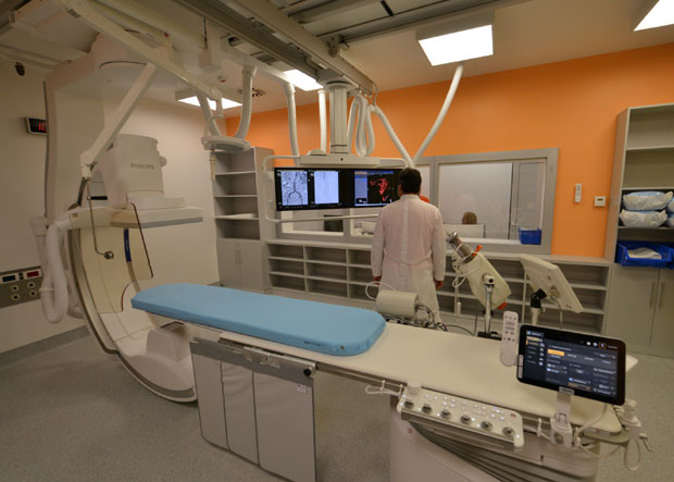 ЛЕЧЕЊЕ И ВИДЕО-ЛИНКОМ: Ангио-сала вредна 70 милиона динара у Клиничком центру Војводине (ФОТО) 