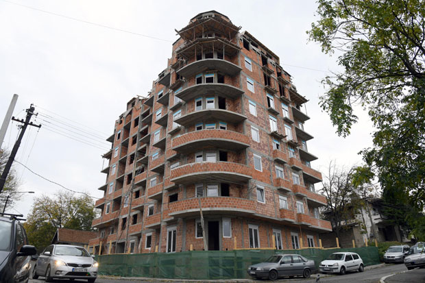 Поглед на Аду без папира