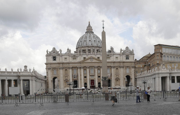 МРАЧНЕ ТАЈНЕ ВАТИКАНА: У Амбасади Свете столице у Риму пронађене људске кости