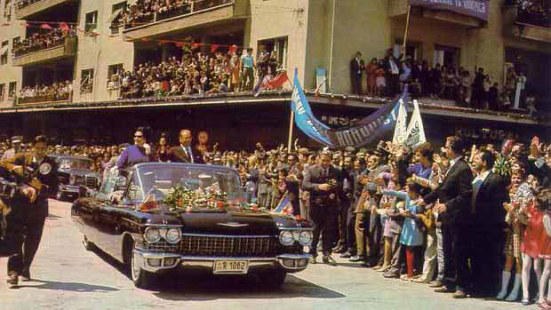 Избрисали Титоград, Титу дижу споменик