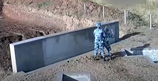 НЕСРЕЋА НА ПОЛИГОНУ: Војник је бацио бомбу, а онда му се вратила као бумеранг (ВИДЕО) 