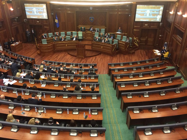 Пропала још једна резолуција о дијалогу са Београдом, Тачи искључен из процеса 