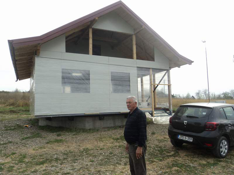 Војин досањао кућу-рингишпил