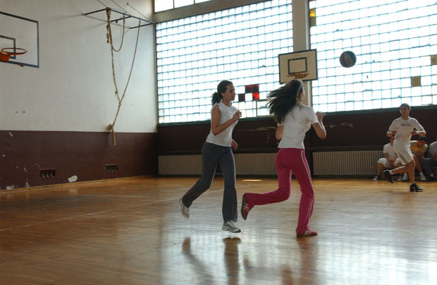 ЗБОГ МАЊКА САЛА ЗА ВЕЖБАЊЕ: Физичко и у балону, изнајмљивање плаћа град