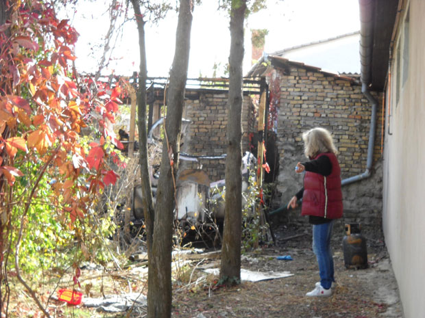 ТЕЛО БЕСКУЋНИЦЕ ИЗ СОМБОРА НА ОБДУКЦИЈИ: Анка изгорела у камп-приколици