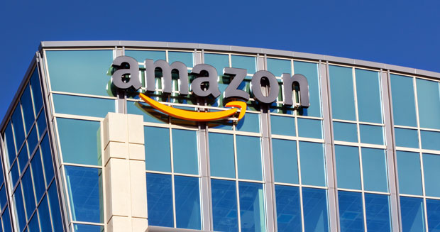 САД: Срушила се зграда складишта Амазона, једна особа погинула