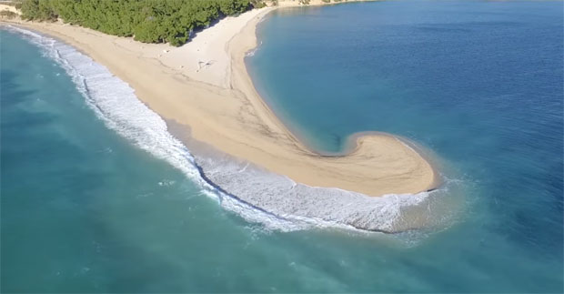 НЕВРЕМЕ У ХРВАТСКОЈ: Олуја опет променила изглед чувене плаже Златни рат