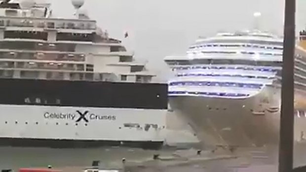 ВИСОКИ ТАЛАСИ НАПРАВИЛИ ХАОС: Два џиновска луксузна крузера се сударила у Италији (ВИДЕО)