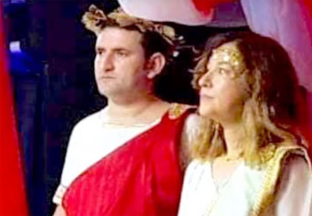 Турска амбасадорка опозвана због костима Јелене Тројанске