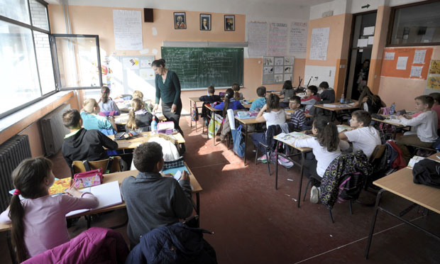 Сиротињо, и школи си тешка