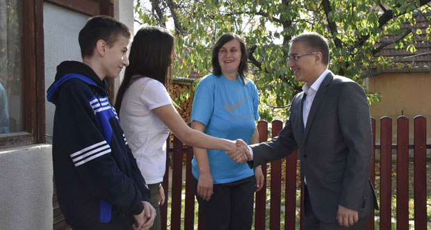 Стан породици преминулог колеге