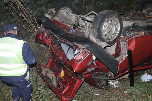 УДЕС НА ИБАРСКОЈ МАГИСТРАЛИ: „Ауди“ у каналу (ФОТО)