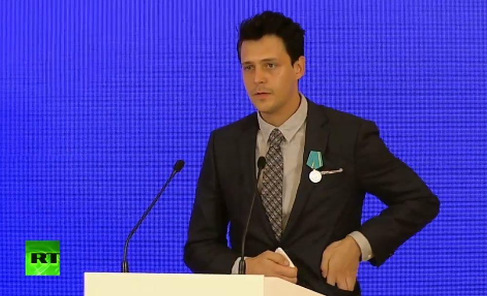 БИКОВИЋ ПОСЛЕ ОРЕДЕНА ПУШКИН: Добио сам кредит од Путина