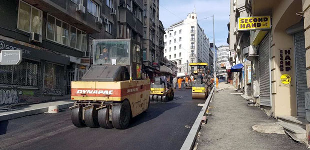 ОБНОВА ПРЕСТОНИЧКИХ УЛИЦА: У Балканској и даље радно 