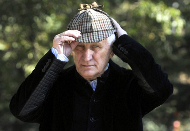 ЗАБРАНА УЛАСКА НЕ МОЖЕ ДА ГА ЗАУСТАВИ: Бећковић ће ипак говорити на прослави у Будви