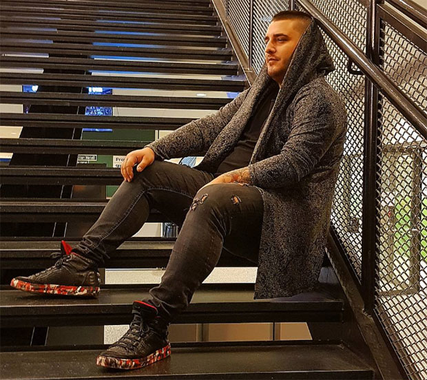 ПОГОРШАЛО СЕ СТАЊЕ ПЕВАЧА: Дарку пунктирали плућа да се не би угушио, породица покушала да наплати осигурање