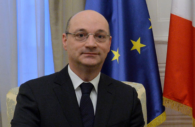 Француски амбасадор о застави Косова: Макрон позвао и поражене у Великом рату 