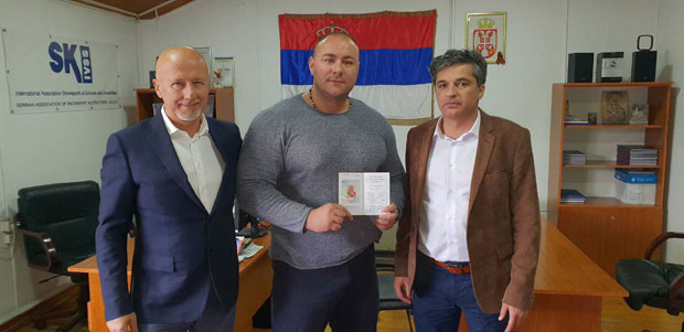 РАДЕТОВА ФИЛМСКА ПРИЧА: Светски рекордер у бенч пресу постао и бруцош и професор