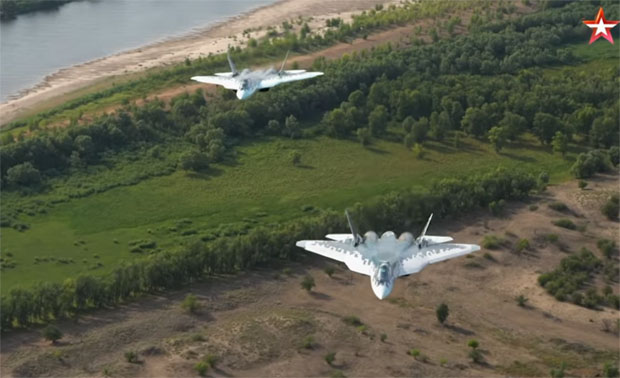 На метар од „звери“: Су-57 какав досад није виђен (ВИДЕО)