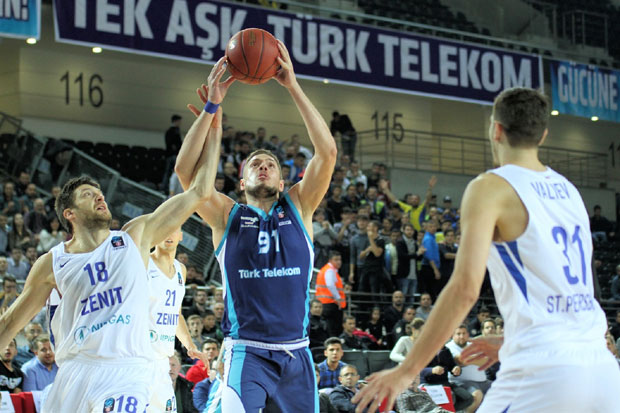 Српски центар блистао против Зенита: Штимац лидер Анкаре