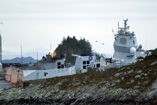 НЕСРЕЋА У НОРВЕШКОЈ: У фрегату ударио нафтни танкер, седморо повређено, прекинута производња нафте